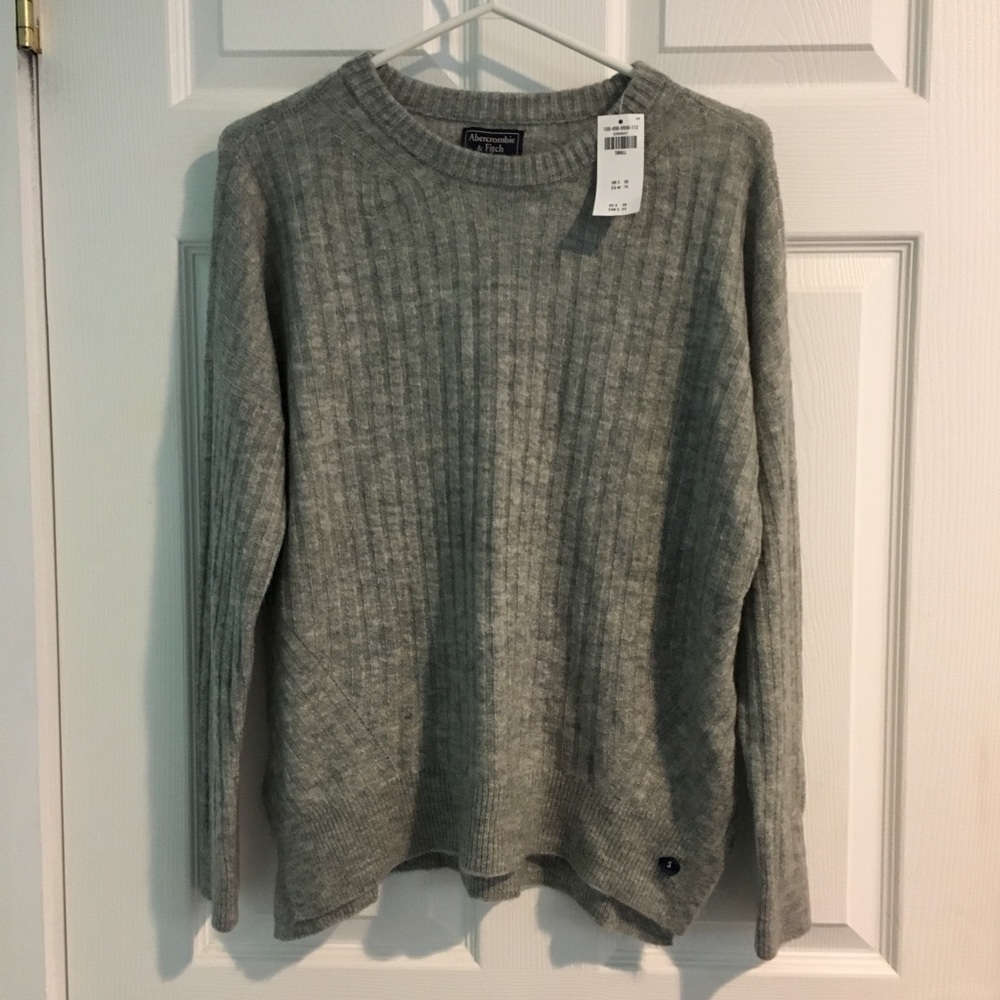 A&F gray knit sweater